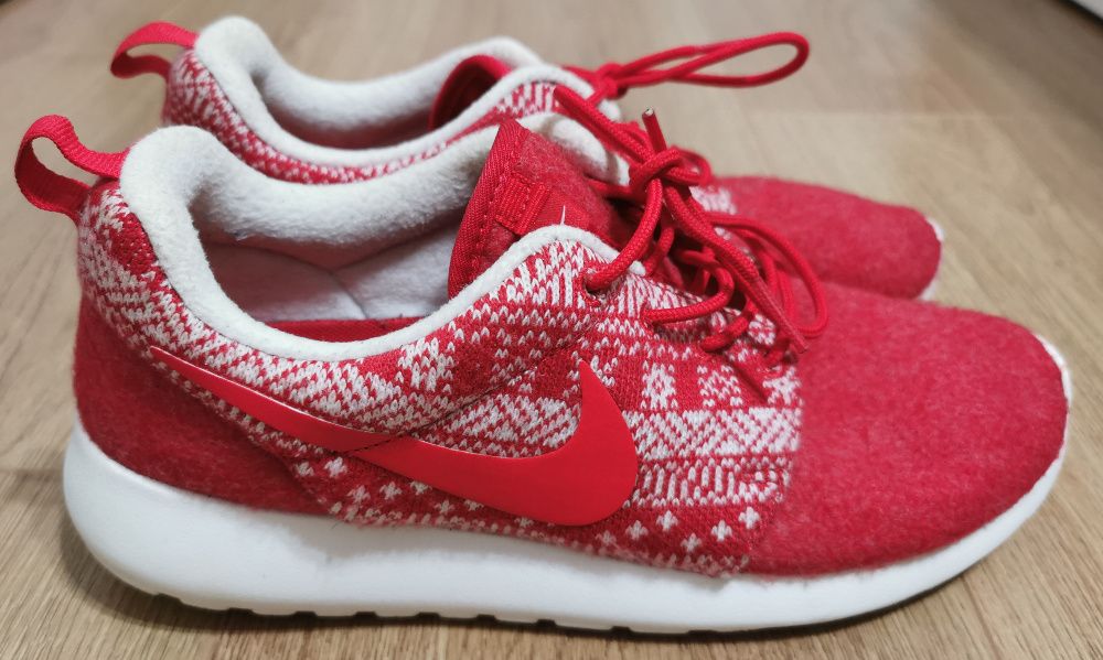 Adidas Nike Roshe One Winter University Red/Sail 39 stare foarte buna