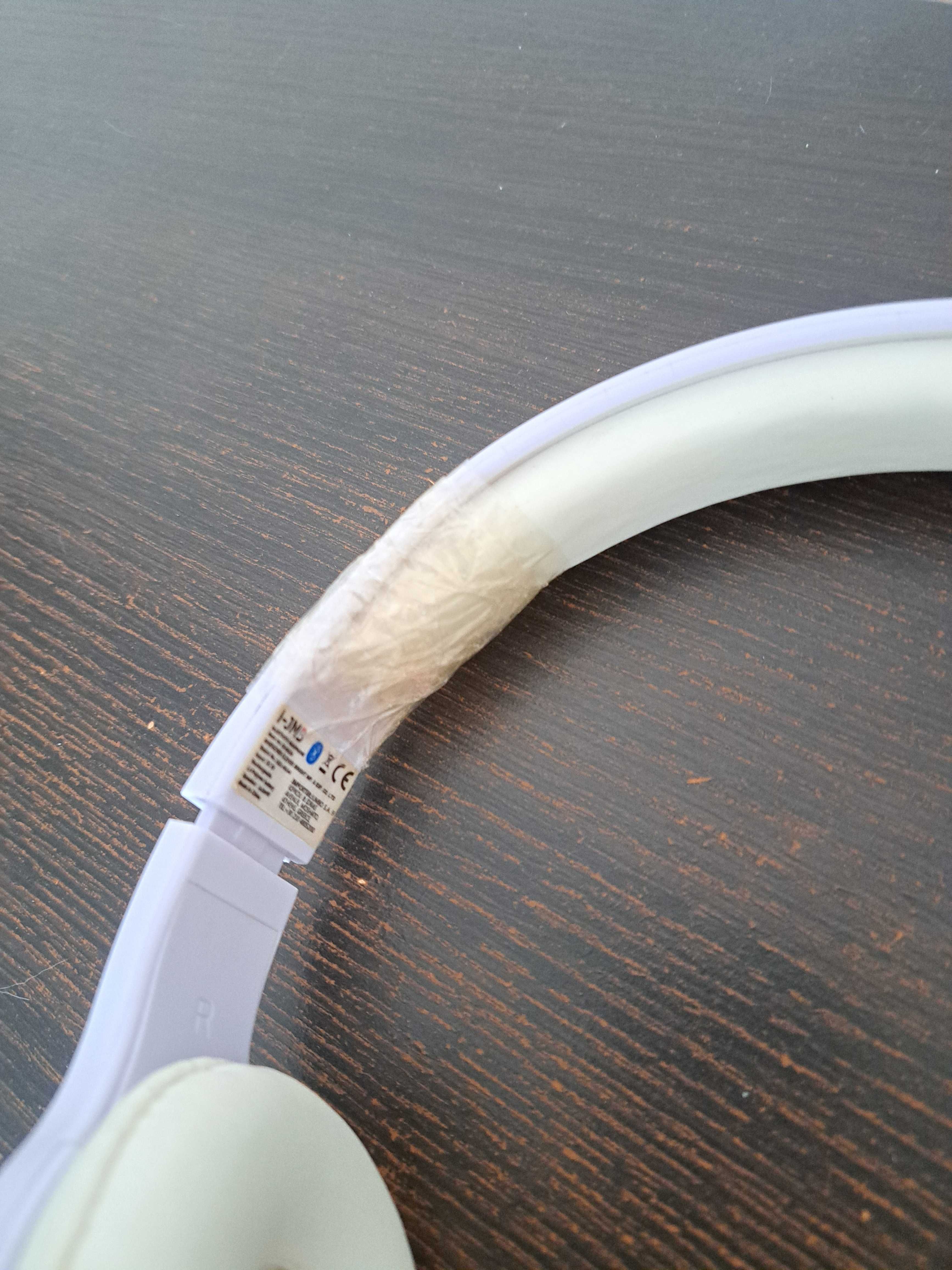 Подарявам bluetooth слушалки