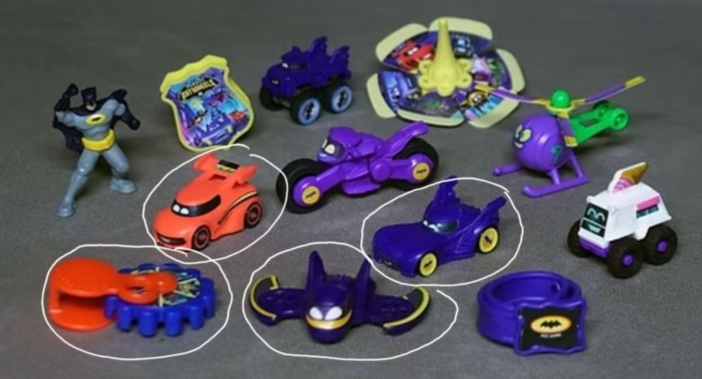 Игрушки из киндеров