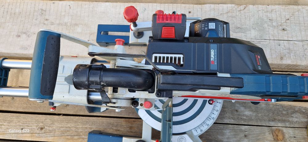 Bosch circular stationar pe acumulatori