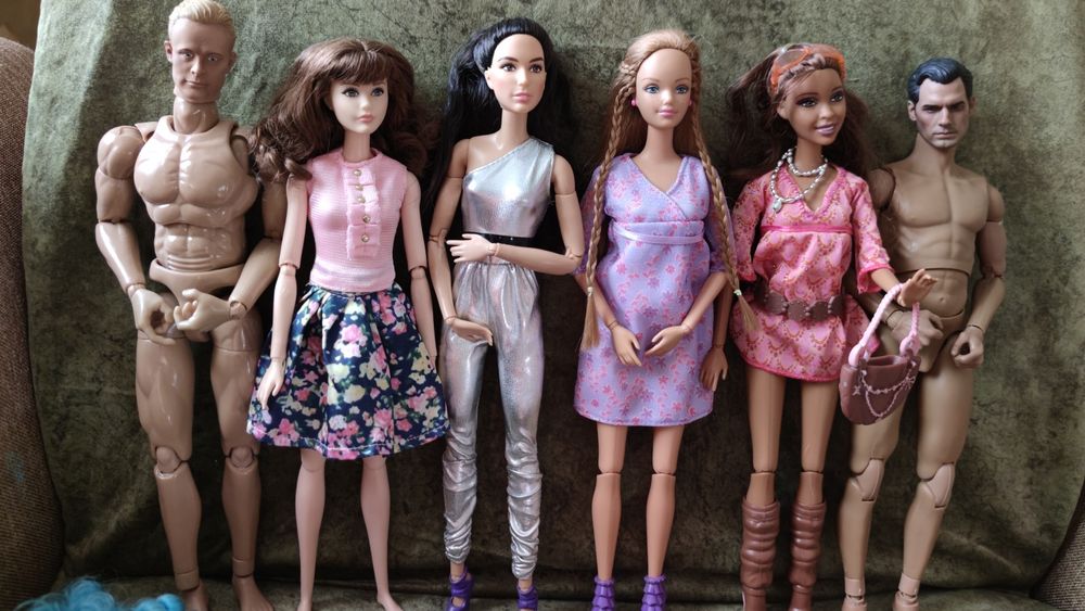 Продаются куклы, цены разные