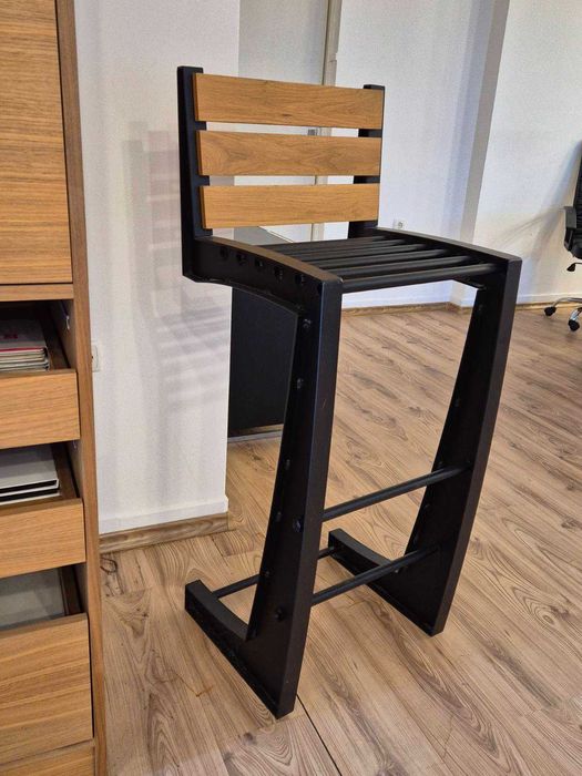 Разпродаваме мостри.. Столове с индустриален дизайн