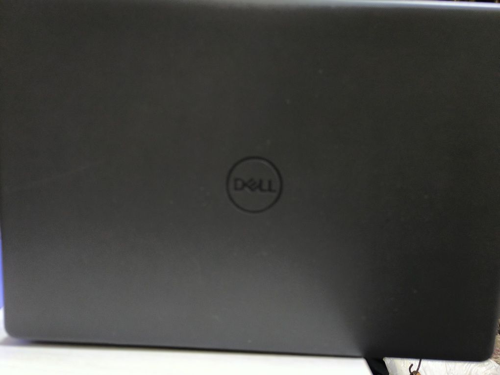 Dell I3  11 avlod DDR  8 GB 128 SSD 1024 HDD