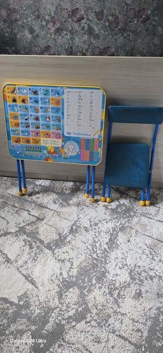 Парта для ребёнка в хорошем состоянии.