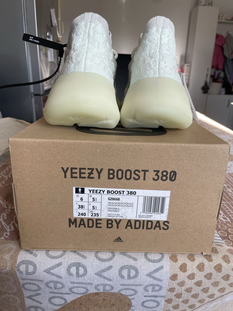 Adidas Yeezy Boost 380 Calcite Glow ( DEADSTOCK )