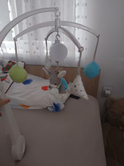 Vând carusel pentru patut