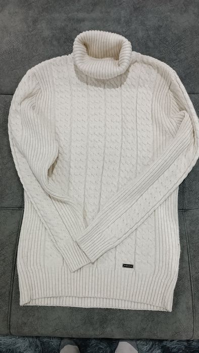 Продам свитер мужской практически новый