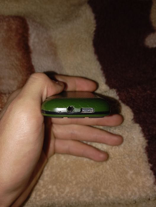 Texno max 100 mini knopcniy telefon