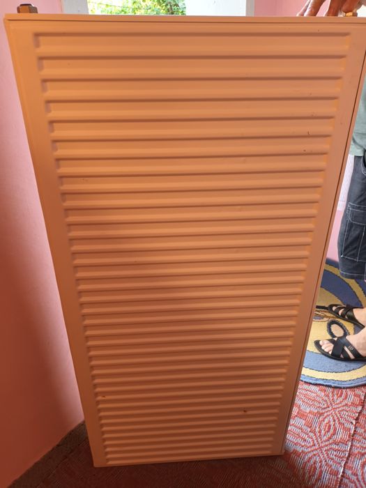 Vând radiator ferroli