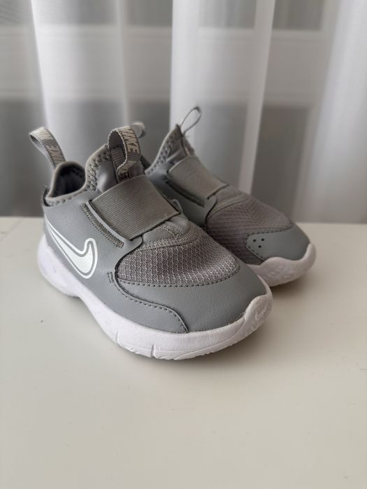 Afidasi Nike marimea 23,5