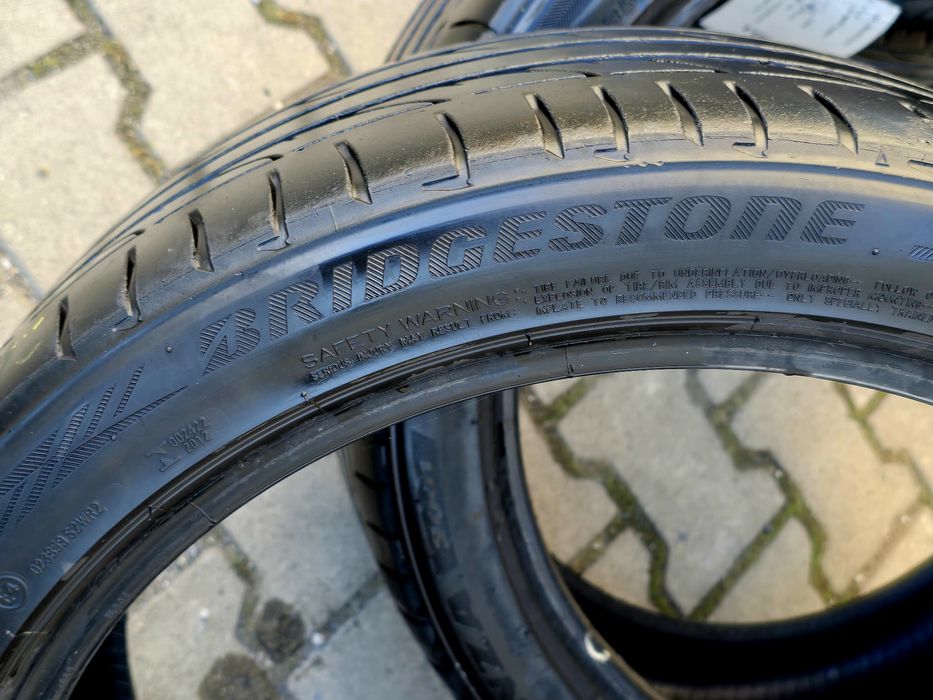 235 40 19 Bridgestone