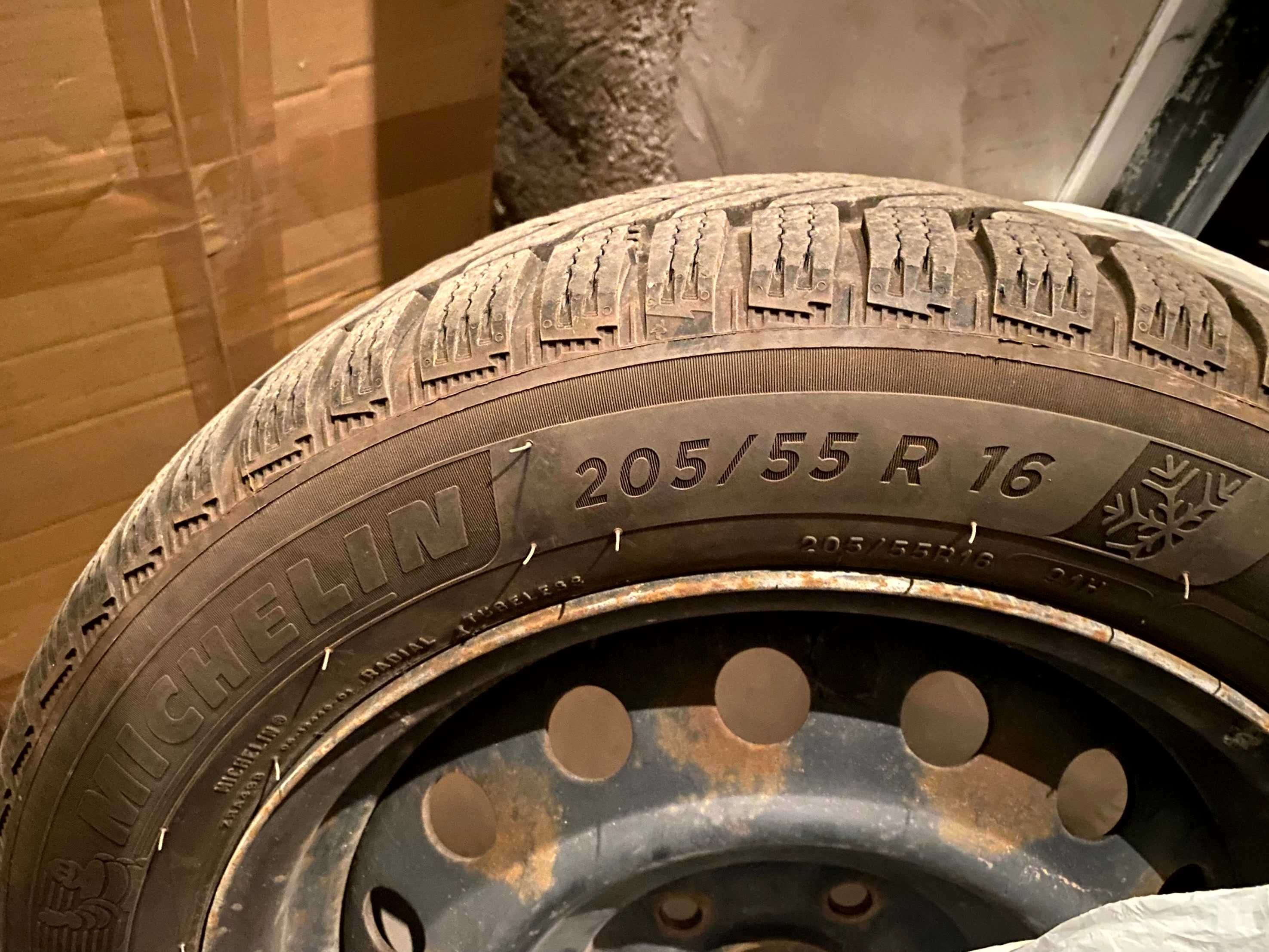 Продавам 4 гуми MICHELIN ALPIN 6 205/55 R16 със стоманени джанти