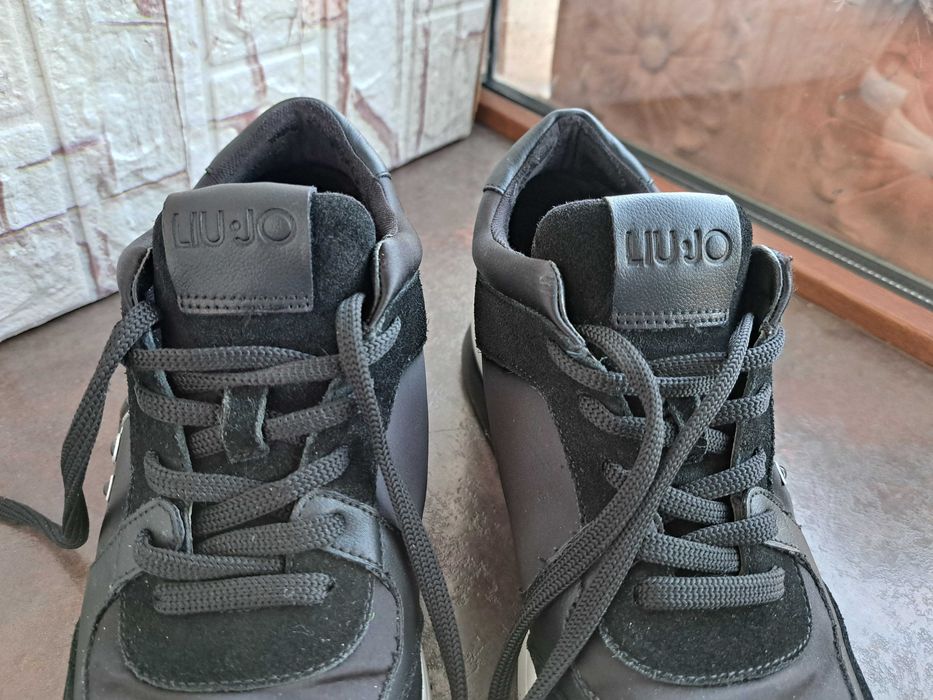 мъжки черни маратонки,кецове,спортни обувки,сникърси,ном 41/42 Liu Jo