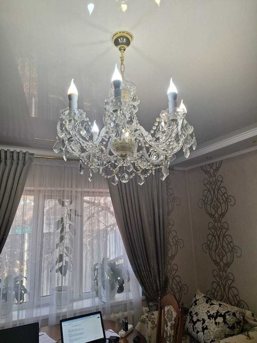 Люстра, хрустальная б/у, производство Чехия.