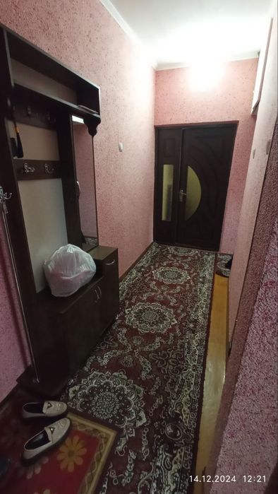 Yangihayot tumani Do'stlik 1 da 2 xonali uy sotiladi.