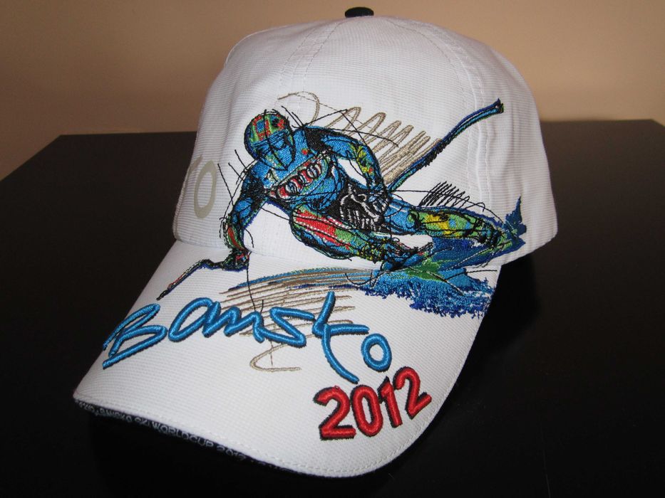 колекционерска бяла шапка за световната купа по ски в Банско