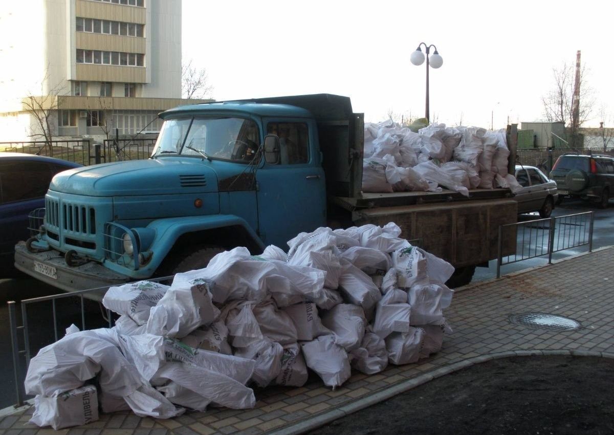 Вывоз мусора бытового и строительного.Чернозем,навоз,дрова.