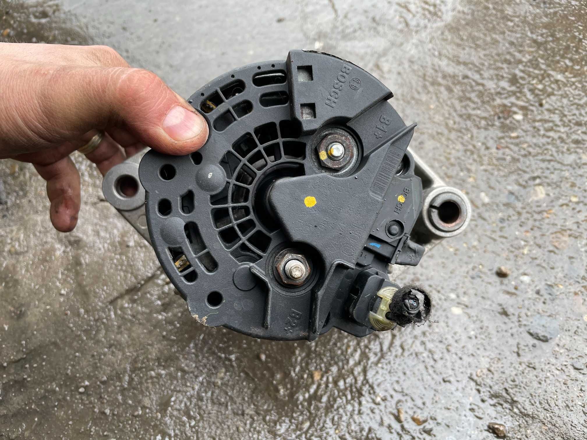 Alternator Opel Zafira B / Astra H / Vectra C 1.9 CDTI