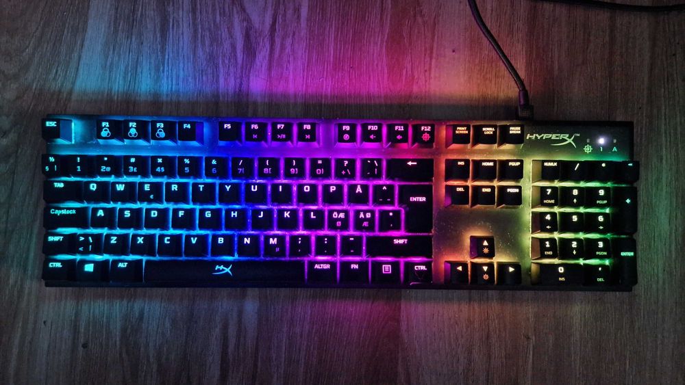 Vand Tastatura Gaming Mecanica HyperX Alloy Origins RGB la 100lei