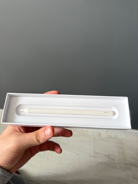 Apple Pencil и клавиатура за iPad Pro 11