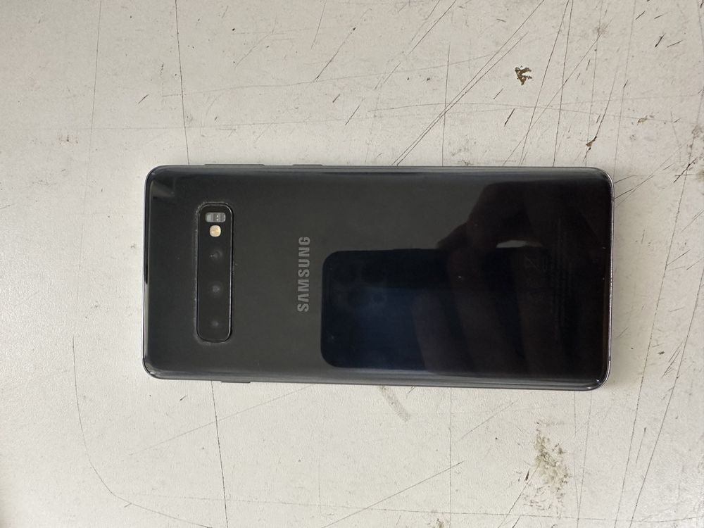 Samsung Galaxy S10 model sm-g973f-pentru piese,placa de baza buna