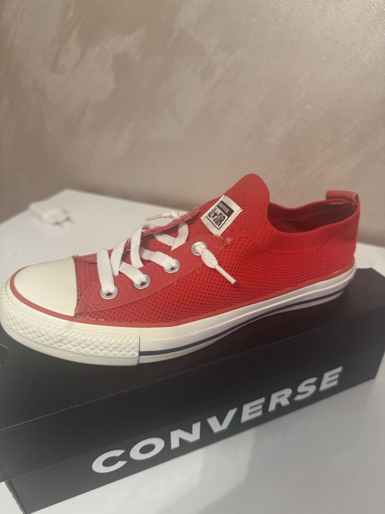 Обувки Converse в червен цвят