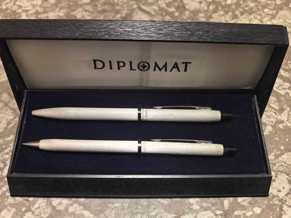 Химикал и молив Diplomat