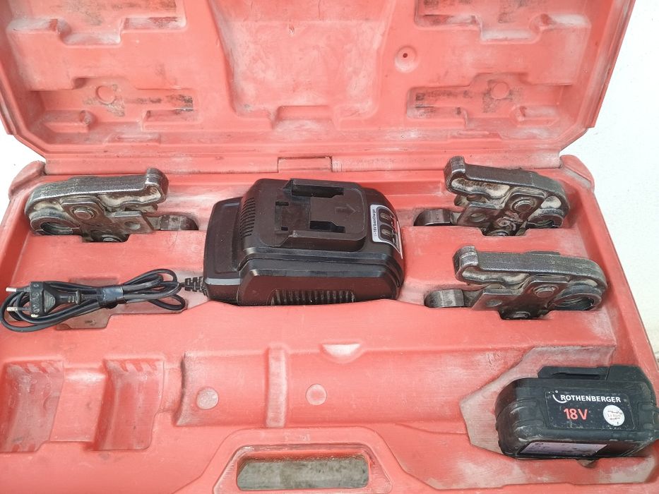 Bacuri sertizare th 16, 26,32 cutie încărcător și baterie rothenberger