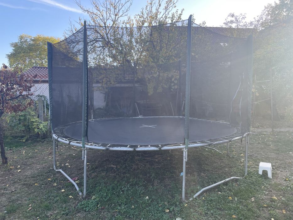 Trambulina exterior diametru 4,3m + plasa protectie