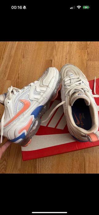 NIKE AIR Vapormax evo