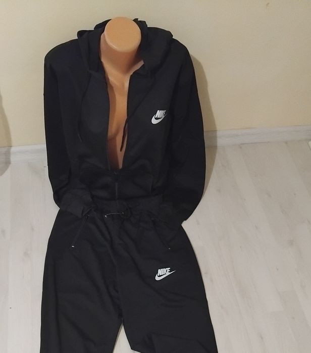 Trening dama Nike și Adidas ieftin.