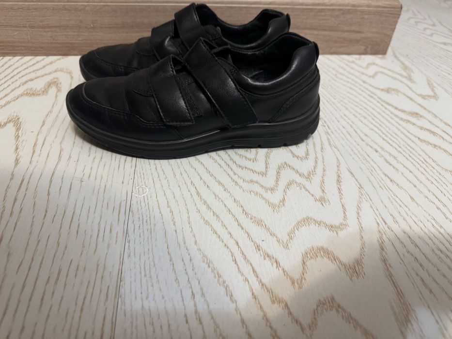 Продам ботинки в школу на мальчика