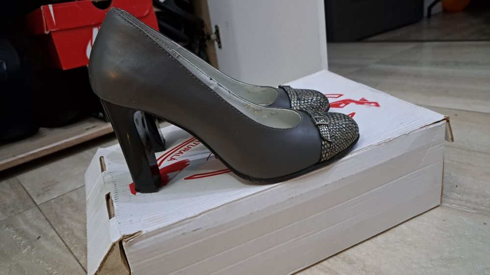 Pantofi piele naturală Vagam Shoes purtați o singură dată