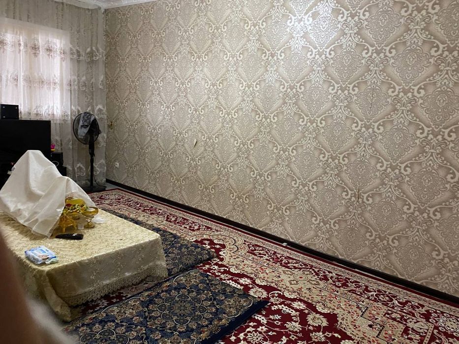 Срочно 2 хонали квартира сотилади