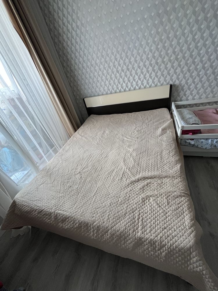 Кровать с матрасом