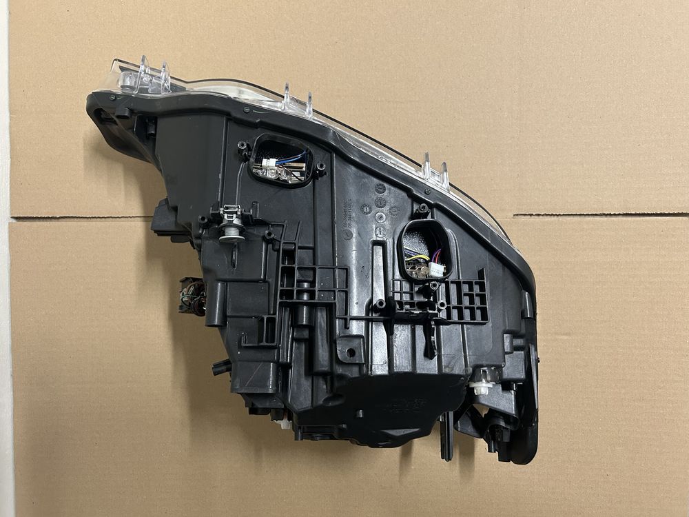 BMW F30 F31 LCI LED ляв фар