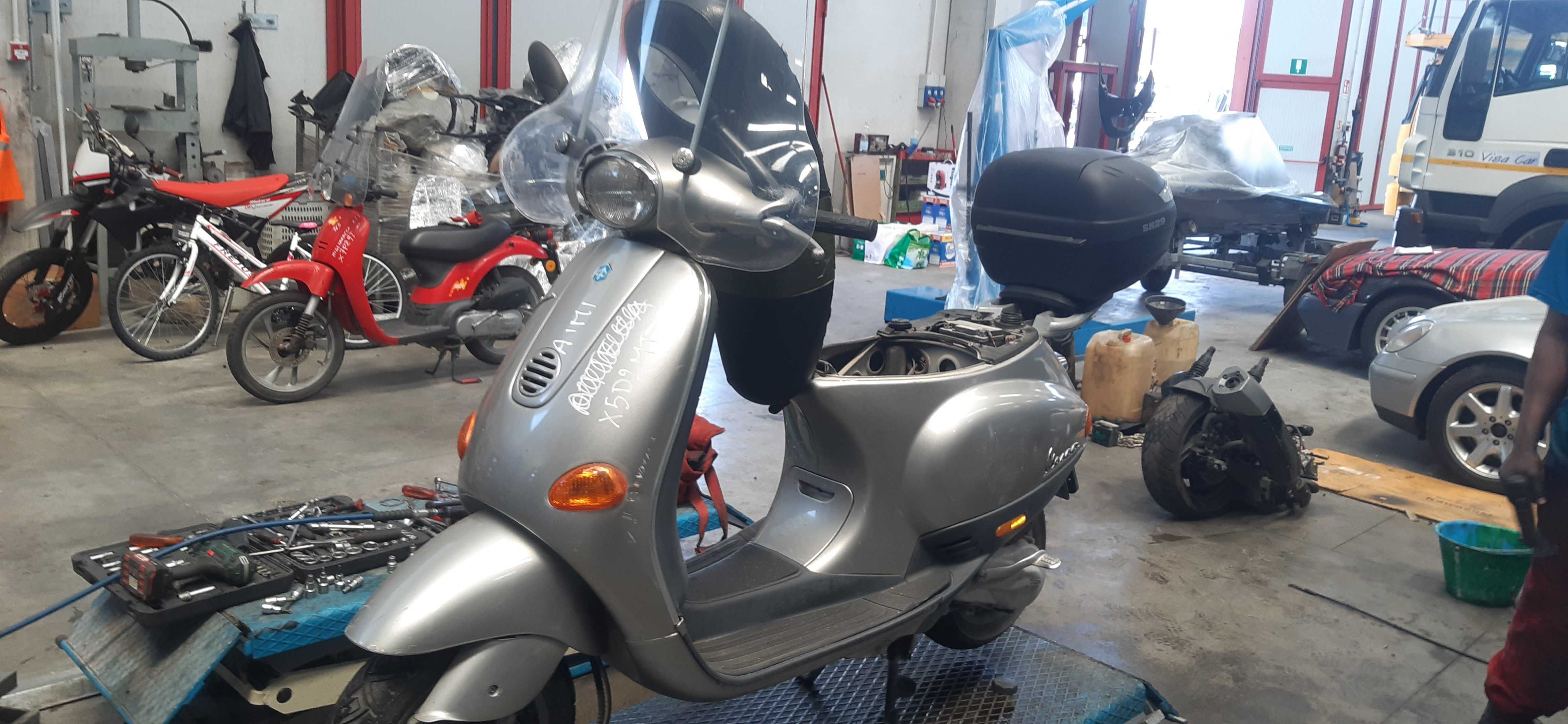 скутер Пиаджо Веспа ет2(piaggio Vespa ET 2 ) 50cc-на части