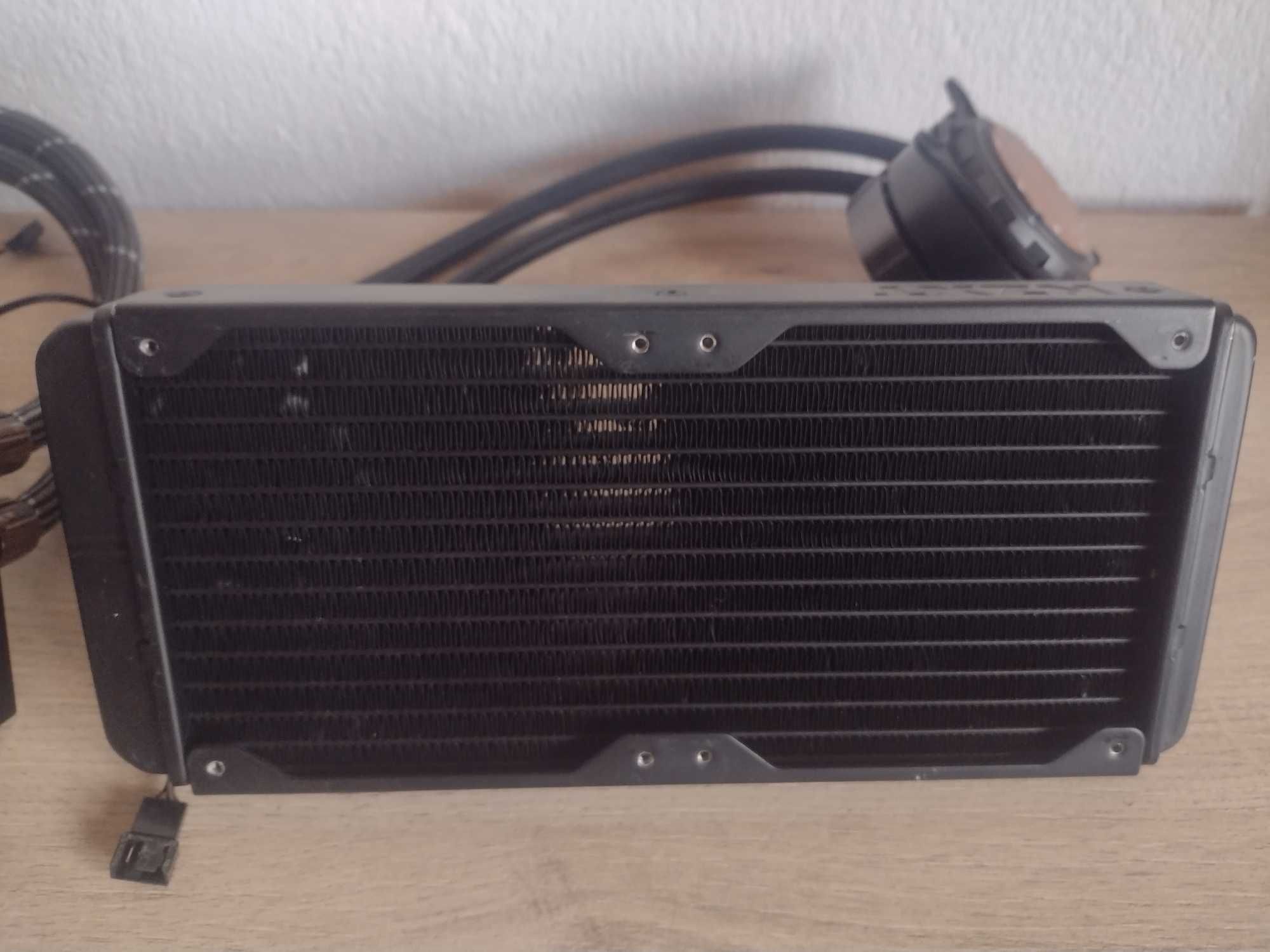 2 броя водни охаждания за компютър Arctic и NZXT