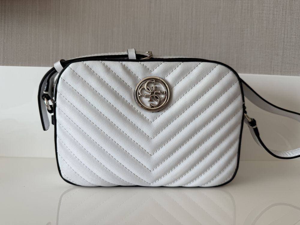 Дамска чанта Love Moschino, Guess