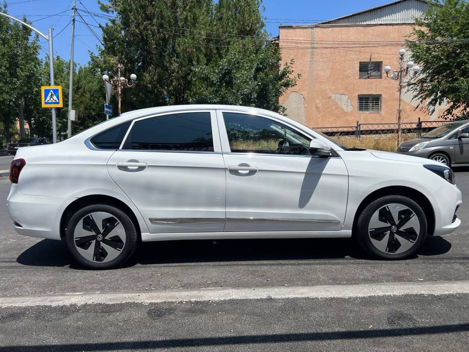 Dong Feng (Электрокар)