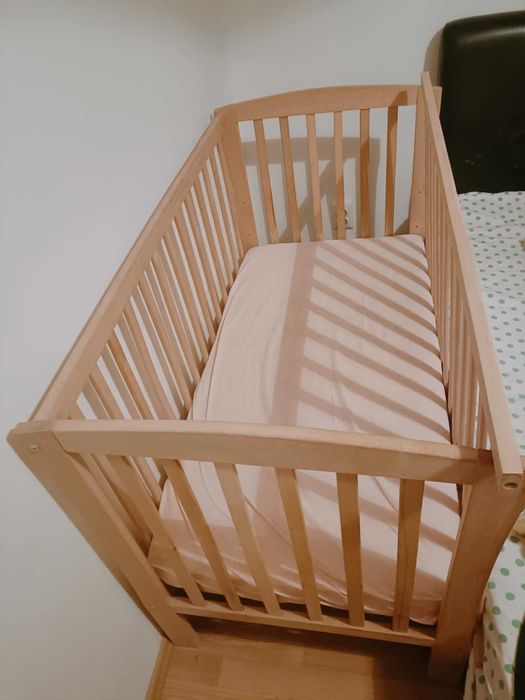 Pătuț bebe, din lemn, cu saltea inclusă
