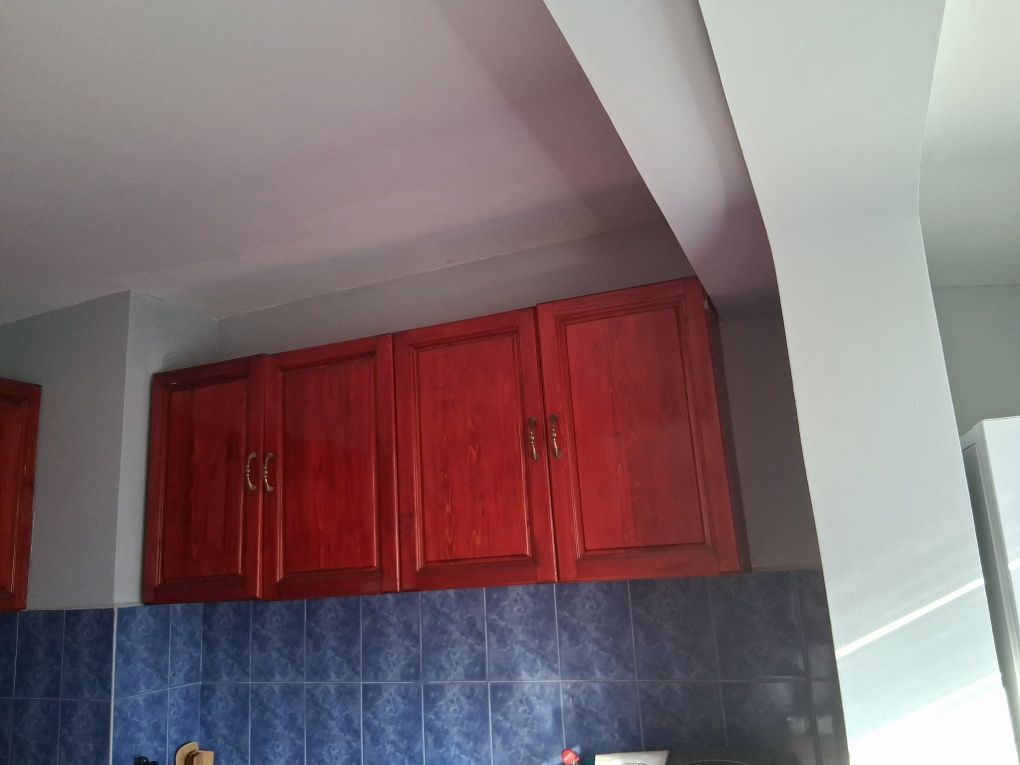 Кухня от масивно дърво
