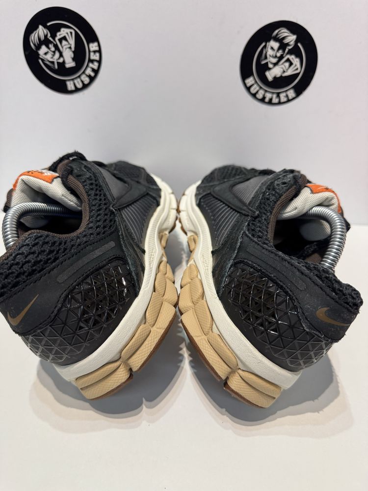 Маратонки NIKE ZOOM VOMERO 5 .Номер 40.5