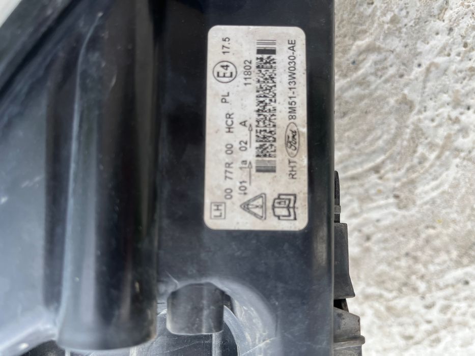 Vând far st. Ford focus 2