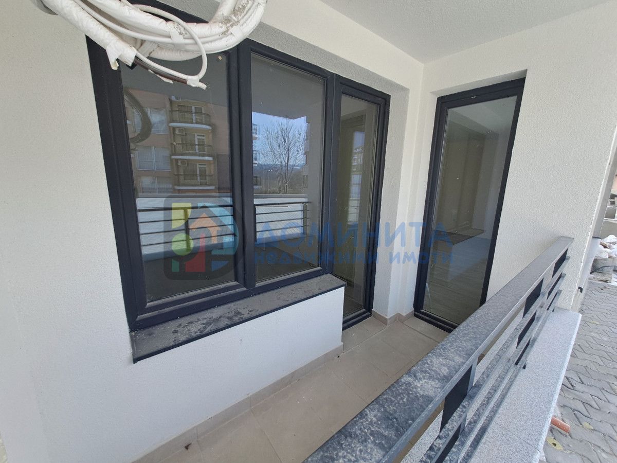 Продава се Двустаен апартамент в Царево - 69 кв.м за 1334 €/кв.м - Снимка #21