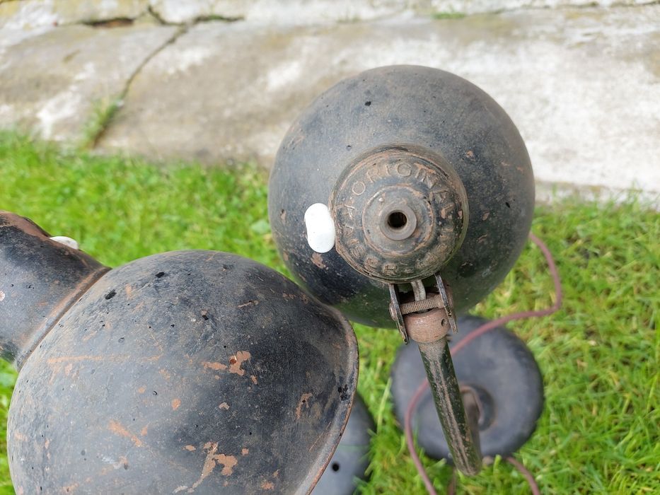 Lampi electrice de noptiera de la început de sec.20.