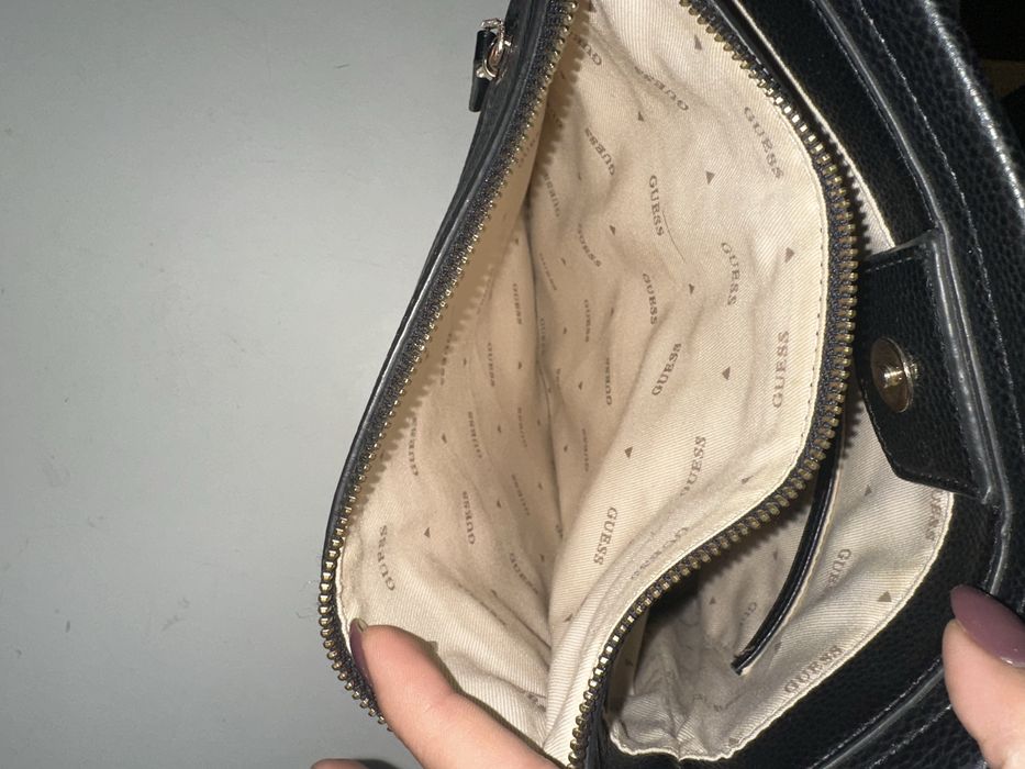 Дамска чанта Guess