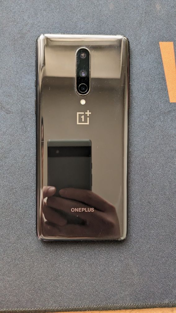 Телефон OnePlus 8