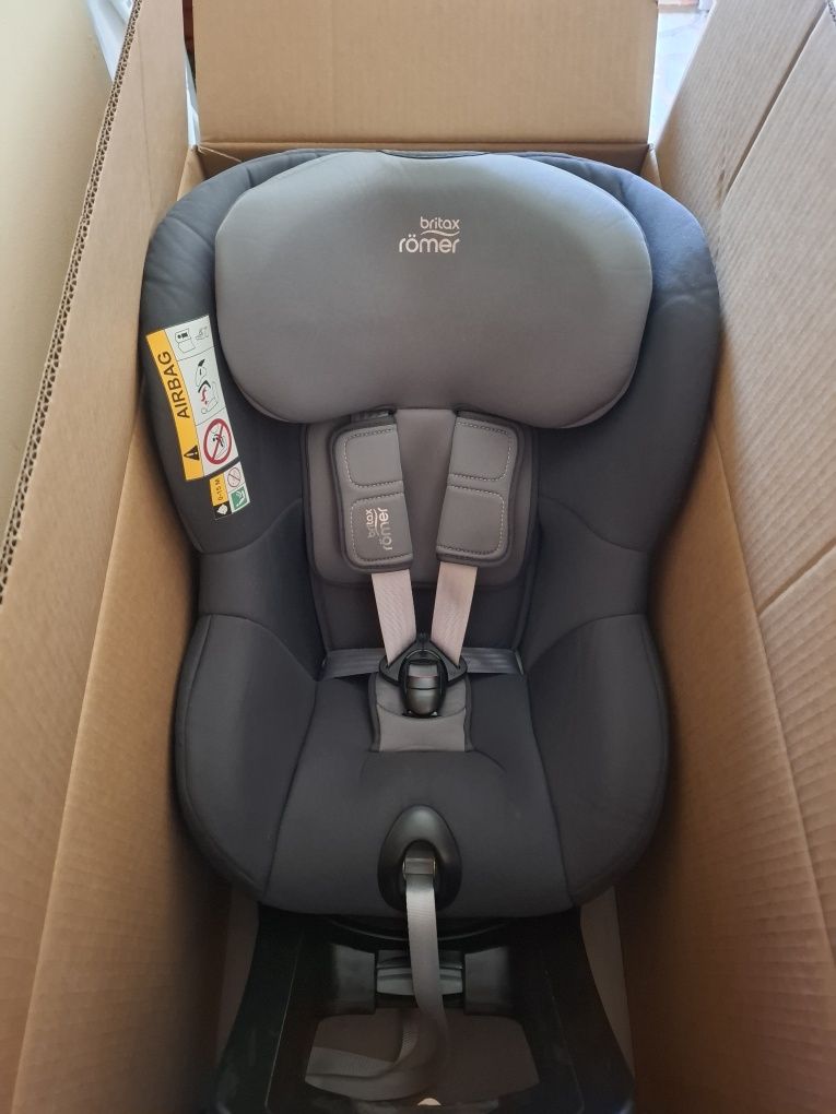 Столче за кола Britax Romer Dualfix M i-Size 60-105cm/18кг