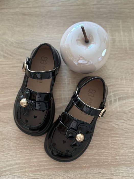 Дески обувки -черни/златни 24 номер